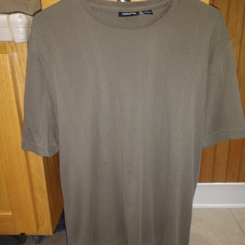 Short sleeve shirt